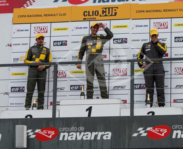Clio Cup: Mikel Azkona da un &quot;recital&quot; en los Arcos